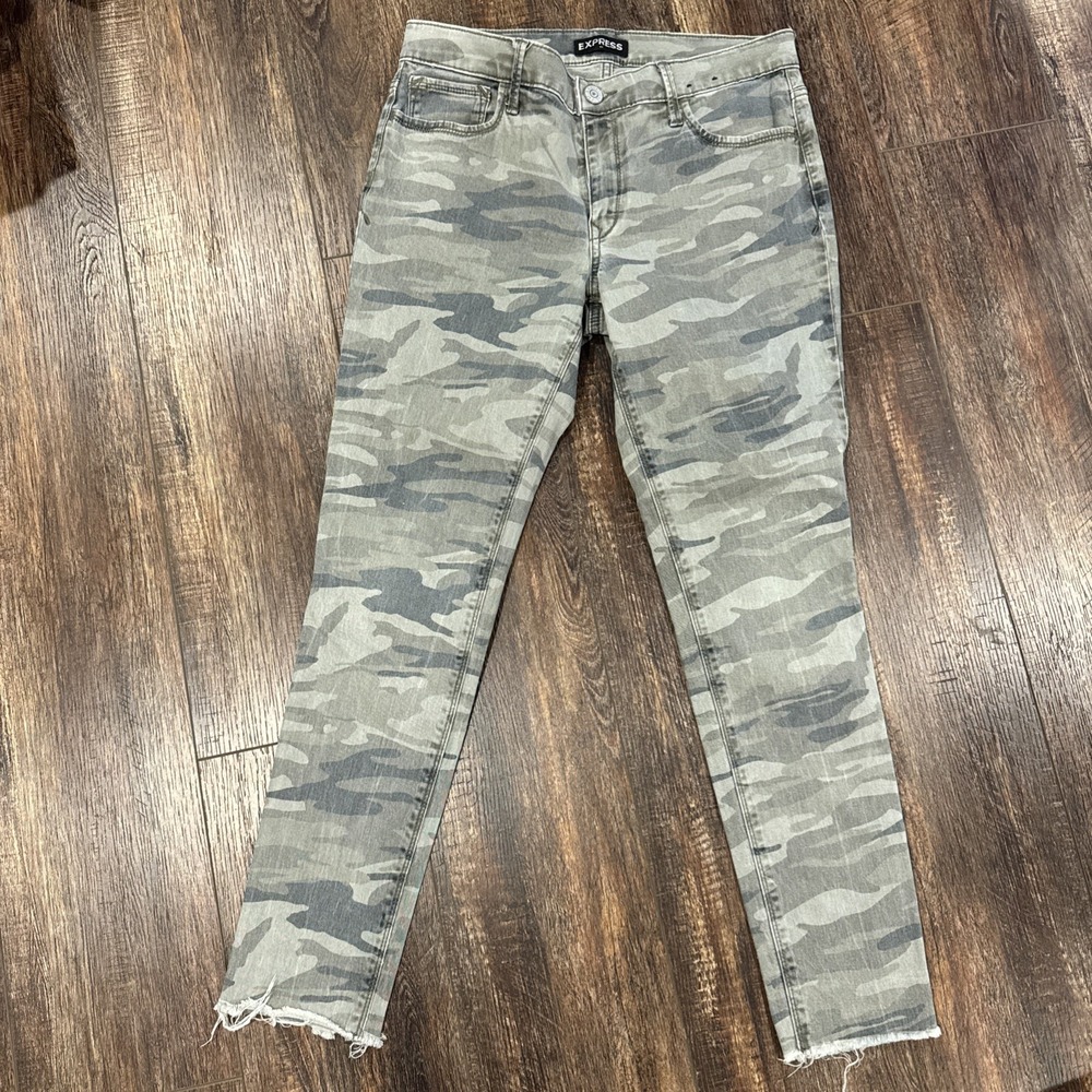 Express Women's Skinny Crop Camo Ankle Jegging Mid Rise  Size 8